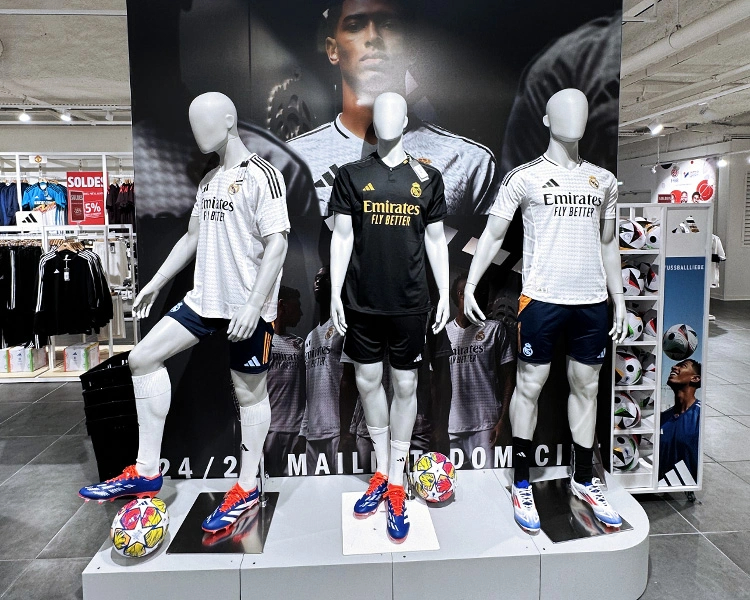 bink sport window mannequins