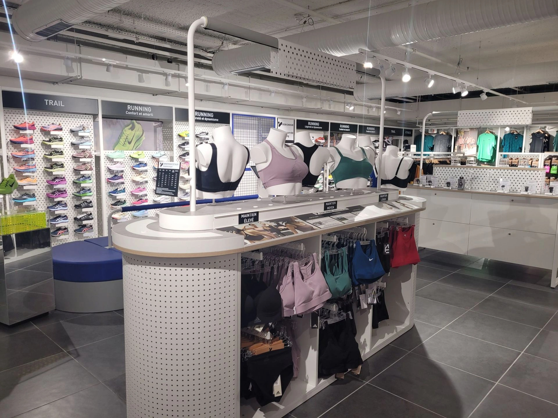 bink sport window mannequins