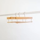 Kledinghanger voor broeken, lotushout naturel gelakt, 36 cm breedte, matte haak - doos van 100 stuks