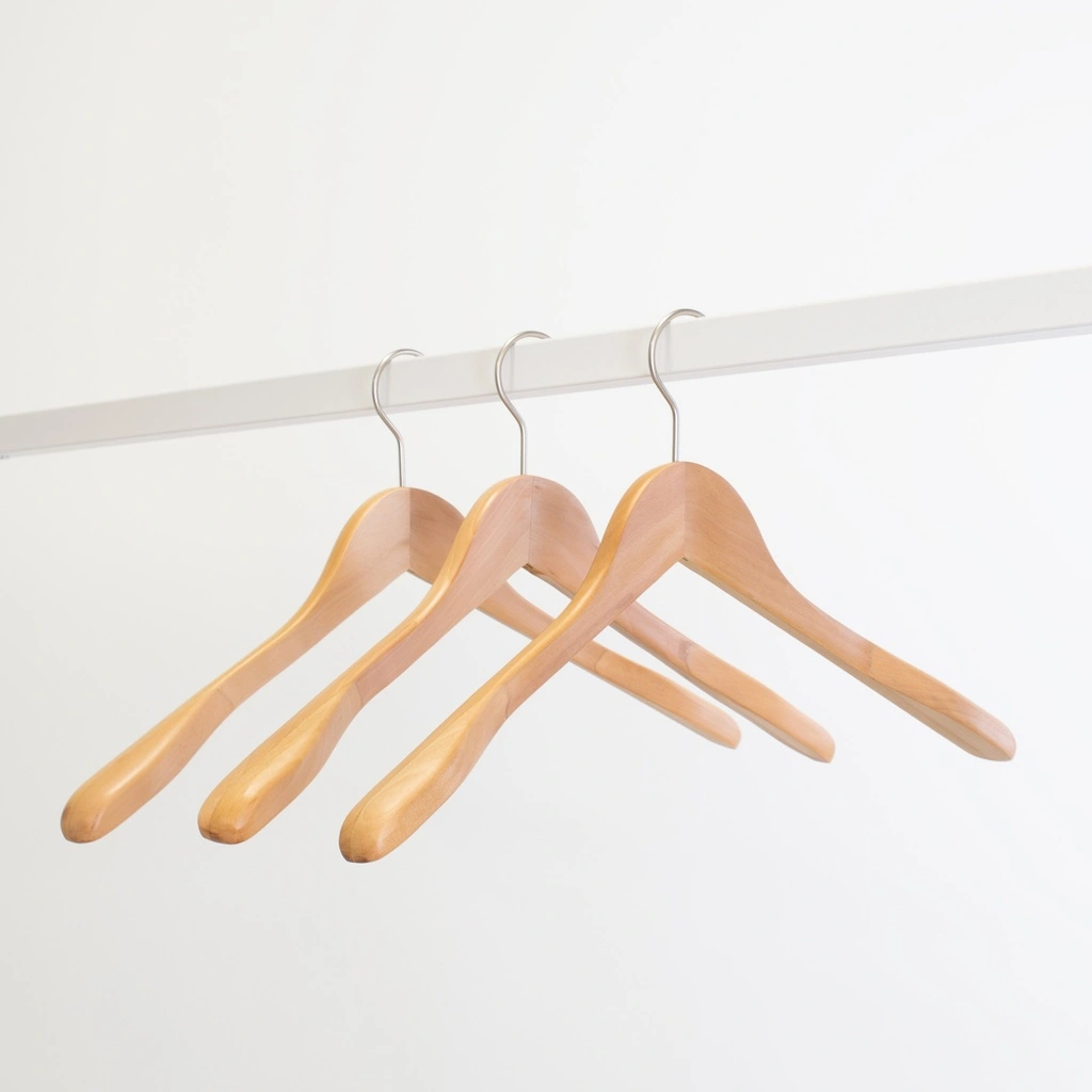 Kledinghanger lotushout naturel gelakt voor blazer, 3 cm schouderbreedte, 44 cm breedte, matte haak - doos van 50 stuks