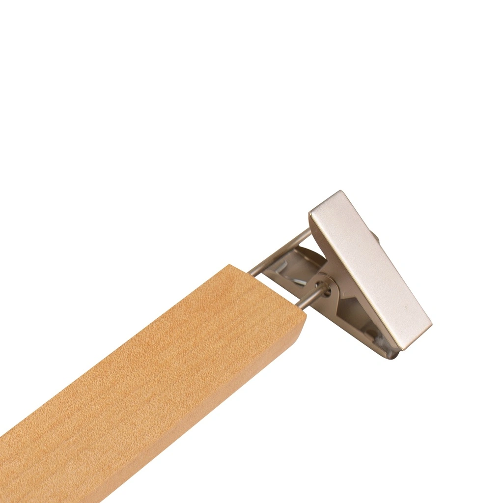 Kledinghanger met clips voor volwassenkledij, lotushout naturel gelakt, 34 cm breedte, matte haak - doos van 100 stuks.
