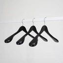 Zwarte kleerhanger voor jassen, 5 cm schouderbreedte, 44 cm breedte, nikkel haak- doos van 20 stuks.