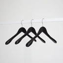 Zwarte kleerhanger voor blazer, 3 cm schouderbreedte, 41 cm breedte, nikkel haak- doos van 50 stuks.