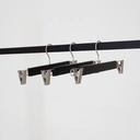 Zwarte kleerhanger met clips voor broeken/rokken, 34 cm breedte, nikkel haak - doos van 100 stuks.