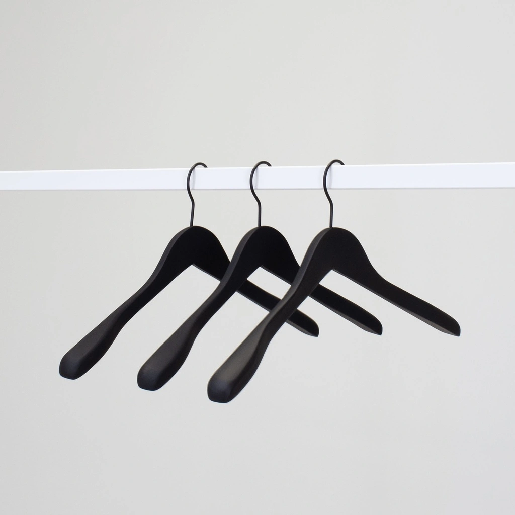 Zwarte soft touch kleerhanger voor blazer, 3 cm schouderbreedte, 41 cm breedte, zwarte haak - doos van 50 stuks