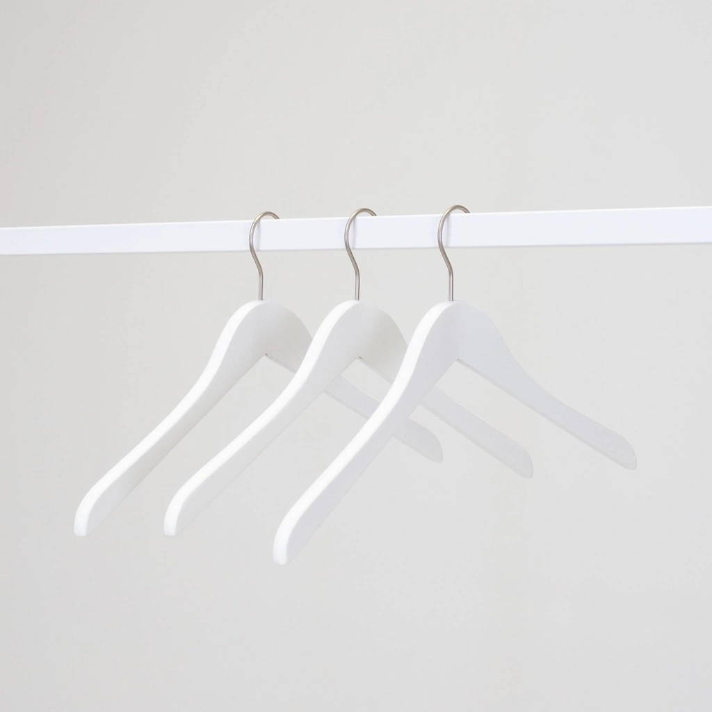 Witte kapstok zonder rokinkepingen voor dameskledij, 41 cm breedte, nikkel haak - doos van 100 stuks.