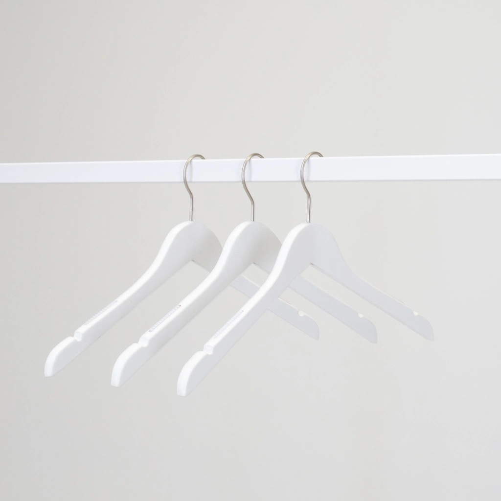 Witte kapstok met anti slip voor dameskledij, 41 cm breedte, nikkel haak - doos van 100 stuks.