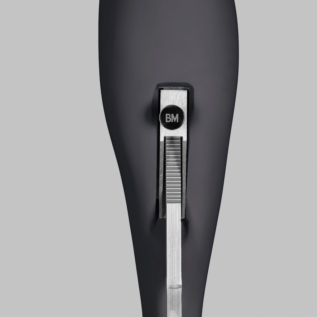 BINK - Stretching plus size sport mannequin, female, graphite grey, stylised head, standing pose 31