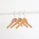 Kledinghanger lotushout naturel gelakt voor kinderkledij, 26 cm breedte, blinkende haak - doos van 100 st