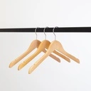 Kledinghanger lotushout naturel gelakt voor dameskledij, 38 cm breedte, blinkende haak - doos van 100 st