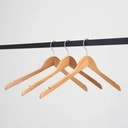 Kledinghanger lotushout naturel gelakt voor grote maten, 47 cm breedte, matte haak - doos van 50 st