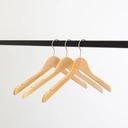 Kledinghanger lotushout naturel gelakt voor dameskledij, met anti slip 41 cm breedte, matte haak - doos van 100 st