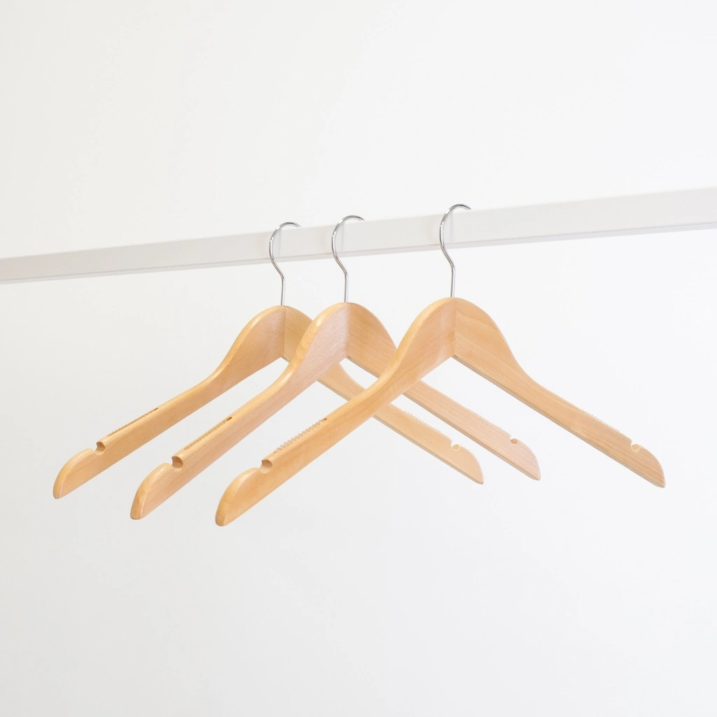 Kledinghanger lotushout naturel gelakt voor dames en heren kledij, met anti slip 44 cm breedte, blinkende haak - doos van 100 st