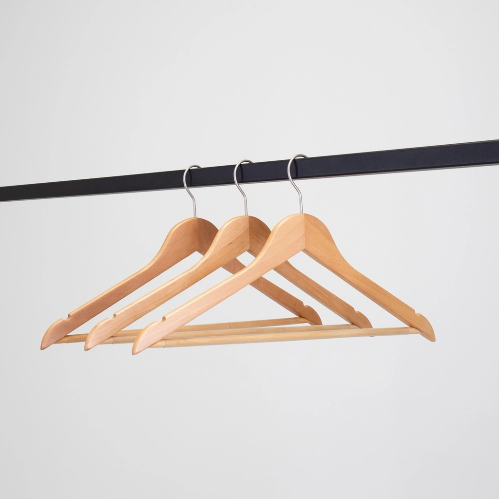 Kledinghanger met anti slip broeklat lotushout naturel gelakt voor dames en heren kledij, 44 cm breedte, matte haak - doos van 100 st