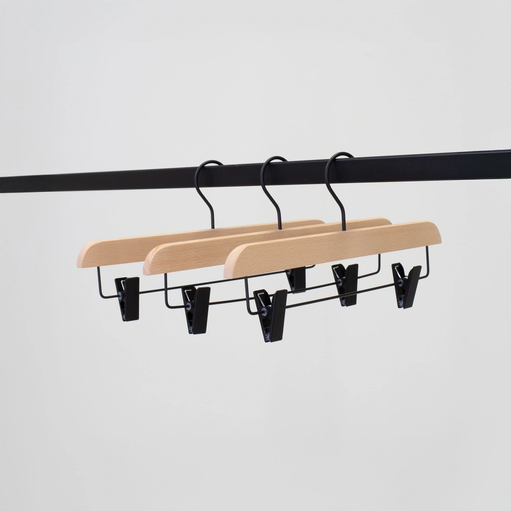 Beukenhout kledinghanger met knijpers, 36 cm breedte, zwarte haak - doos van 50 stuks 