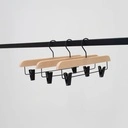 Beukenhout kledinghanger met knijpers, 36 cm breedte, zwarte haak - doos van 50 stuks 
