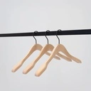 Beukenhout kledinghanger, recht, breedte 3 cm, lengte 41 cm, zwarte haak - doos van 50 stuks 