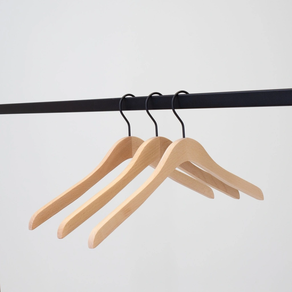 Beukenhout kledinghanger voor dames en herenkledij, 44 cm breedte, zwarte haak - doos van 50 stuks