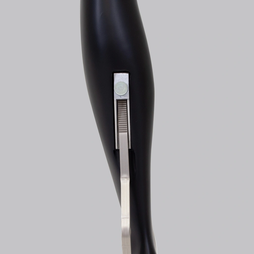 Zwarte dames mannequin, met abstract hoofd, glazen ronde voetplaat, pose 7
