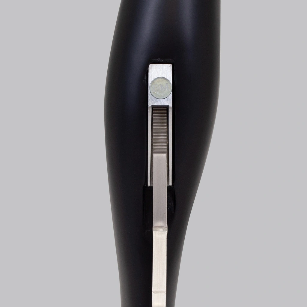 Zwarte heren mannequin, met abstract hoofd, glazen ronde voetplaat, pose 31