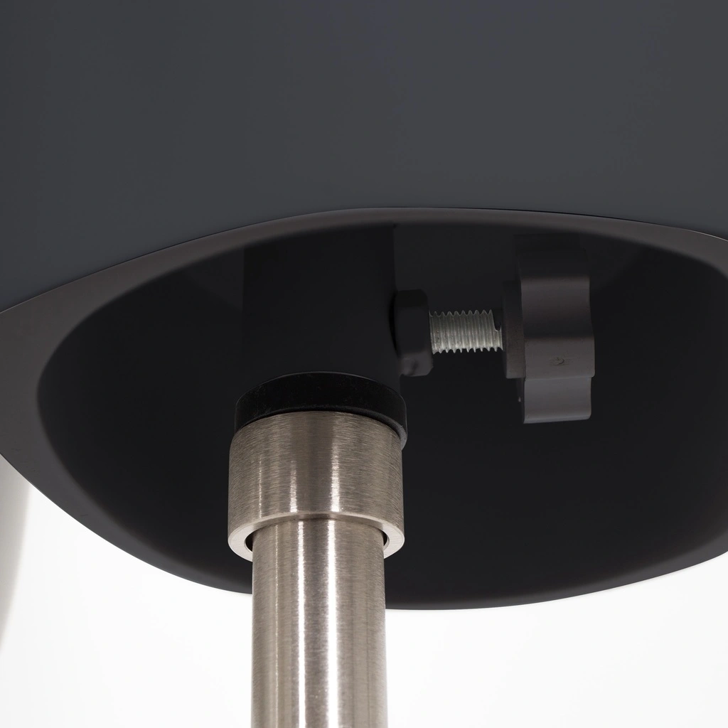 Sport damesbuste zonder benen, grafiet grijs, metalen sokkel, gestilleerd hoofd, pose 252 