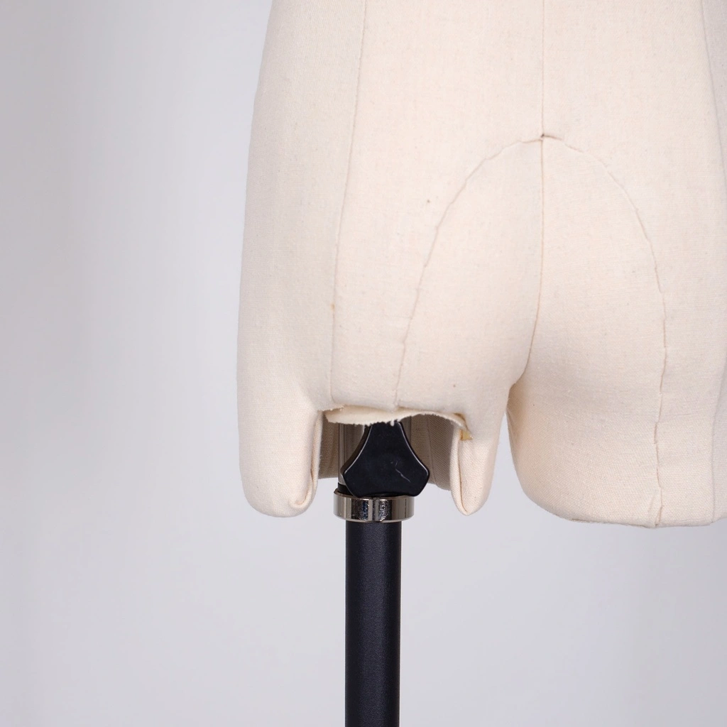 Kindertorso couture met benen, 4 jaar, overtrokken met ecru stof, afneembaar hoofd