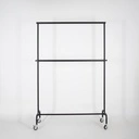 Kledingrek met in hoogte verstelbare tussenbar, zwart poederlak, 140 cm breed op wielen