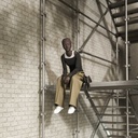 Realistische damesetalagepop, urban stijl, wit mat, zittende pose 001