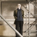 Realistische damesetalagepop, urban stijl, wit mat, staande pose 003