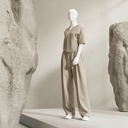 Dames etalage mannequin, met semi abstract hoofd, glazen ronde voetplaat, soft clay mat, pose 003