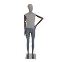 Herenetalagepop, overtrokken met stof, grijs, houten armen, metalen voetplaat