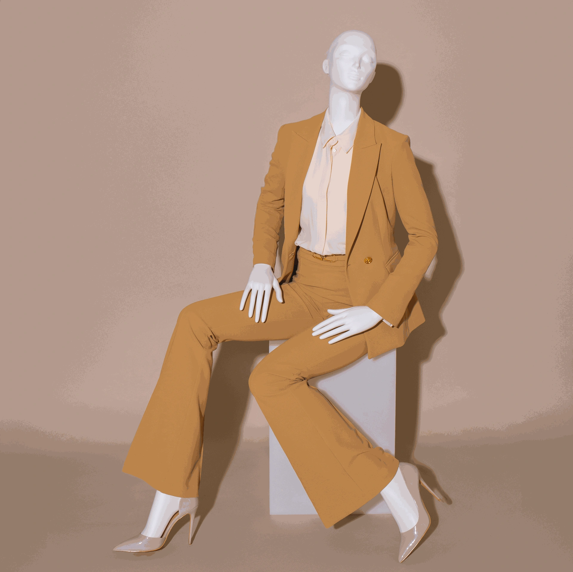 BINK - Designer mannequin, female, white color mat, seated pose 09