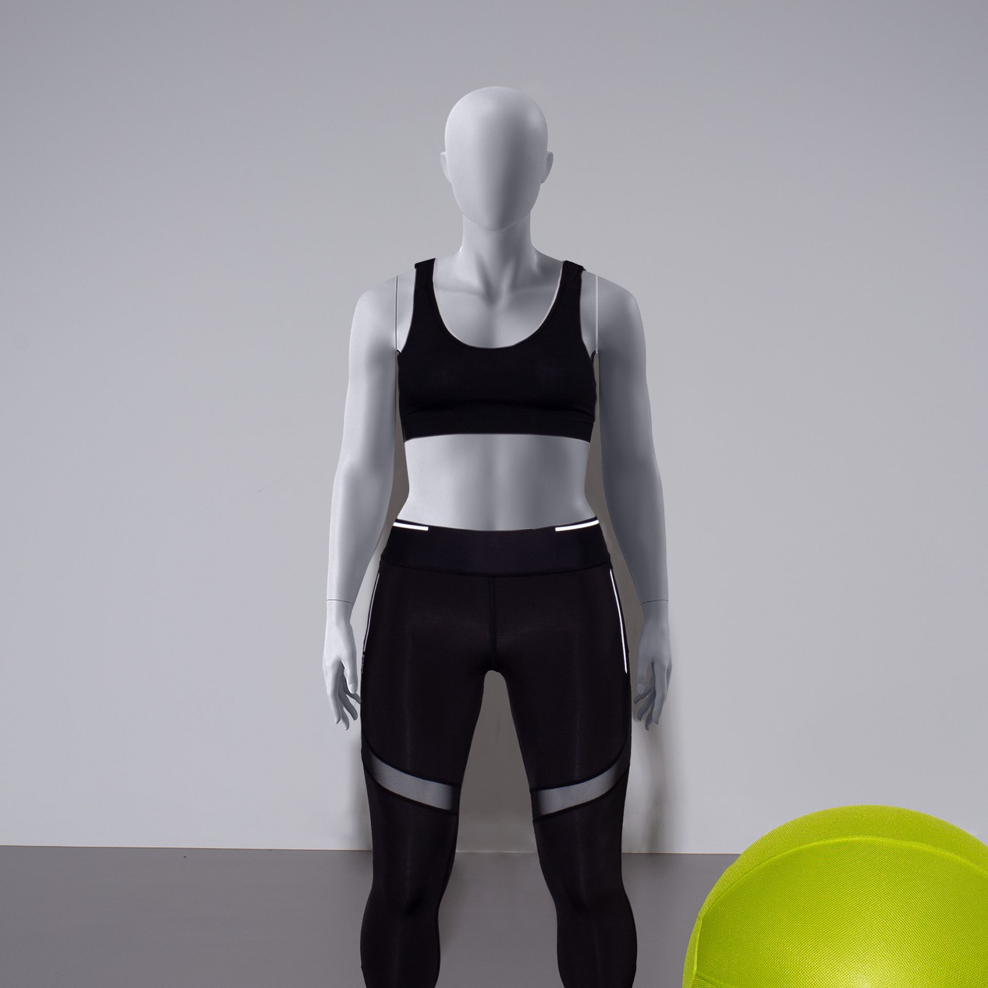 BINK - Sport Schaufensterpuppe Dame, Plus-size-modell, grau, abstrakter Kopf stehende Pose 19