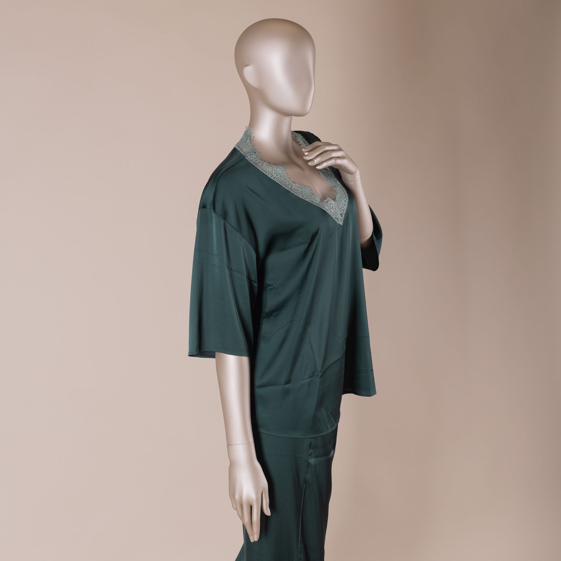 BINK - Underwear mannequin, female, B-cup, bronze metallic skin color mat, standing pose 04B