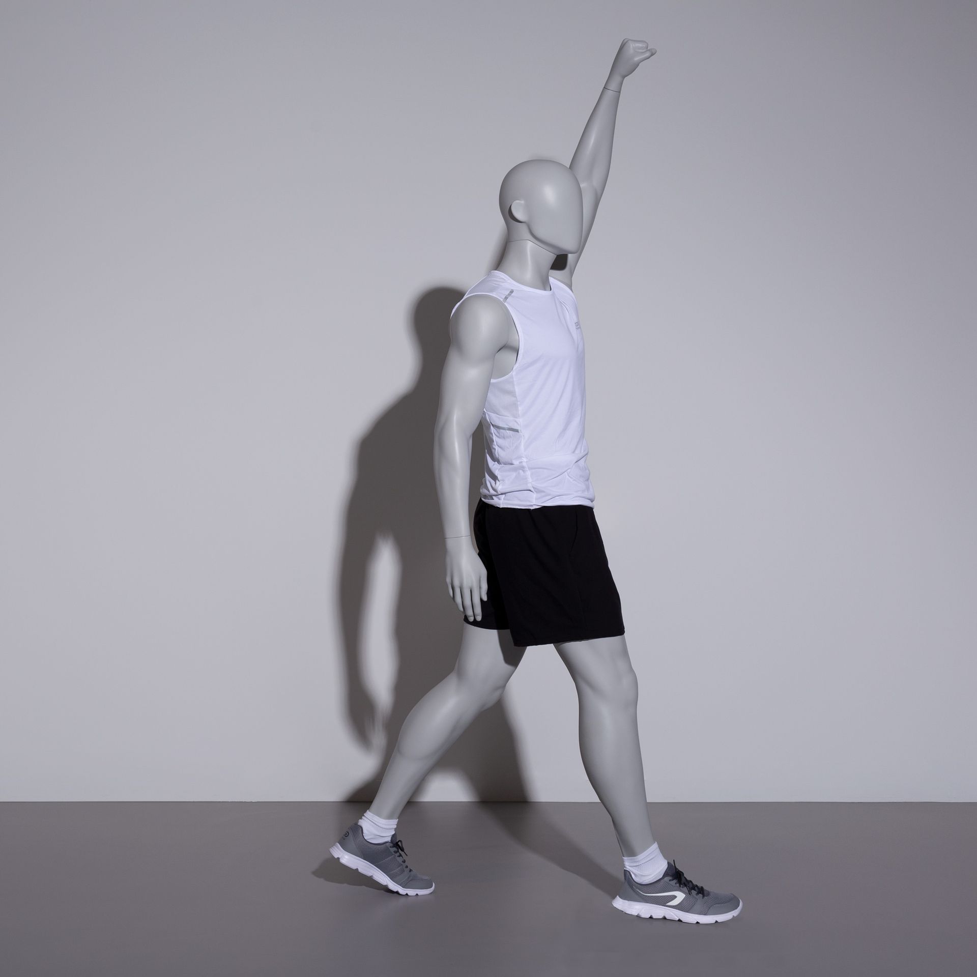 BINK - Cheering sport mannequin, male, grey, abstract head, standing pose 306