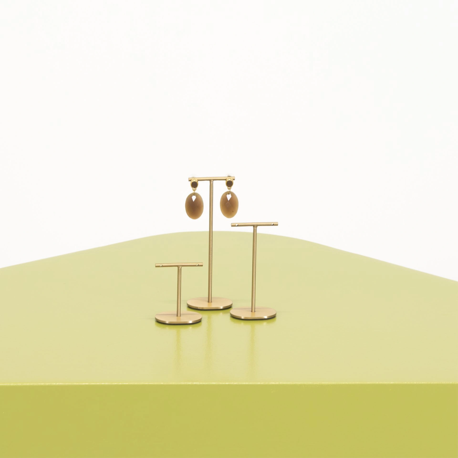 Oorbellen houder, middelgroot, in goudkleurig geborsteld staal